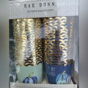 Mixed Set Of Baking Cups And Napkins