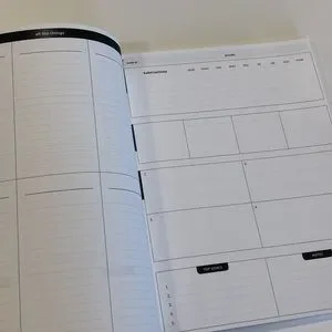 Monthly And Weekly Productivity Planner / Undated