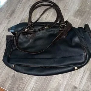 New Bueno Dog tote-carrier With On board Storage
