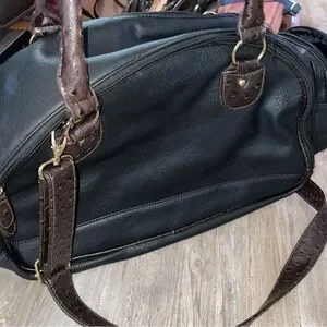 New Bueno dog tote-carrier with on board storage
