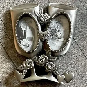 New Fetco Metal Champagne Glasses Picture Frame. 6in. X 5 In. Total