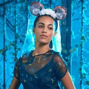 NEW Ghost Bride Ears With Veil Headband The Haunted Mansion NWT Disney Minnie