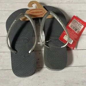 New Havaianas Flip Flops. Youth Size 2