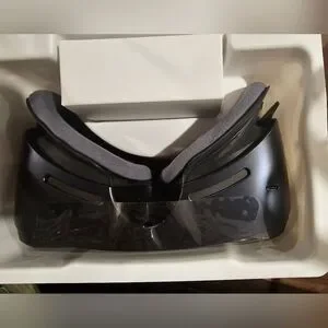 New In Box Samsung Gear Virtual Reality Oculus Headset