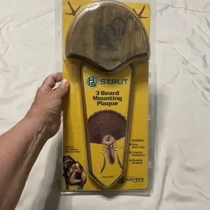 New In Package Strut 3 Bear Mounting Plaque Hunters Specialities