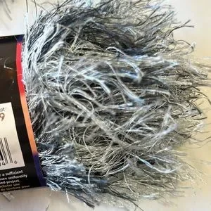 New Lion Brand Fun Fur Stripes Fun Fur Prints And Fun Fur Eyelash Yarn-4 Skeins