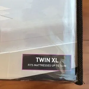 NEW Mattress Protector