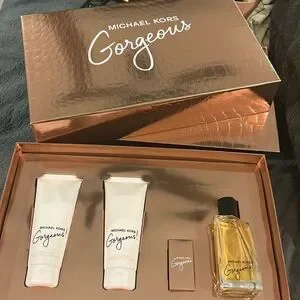 New Michael Kors Gorgeous 3.4fl oz gift set