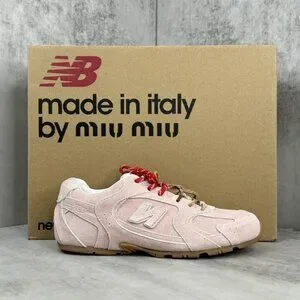 NEW MiuMiu x New Balance 530 Casual sneakers