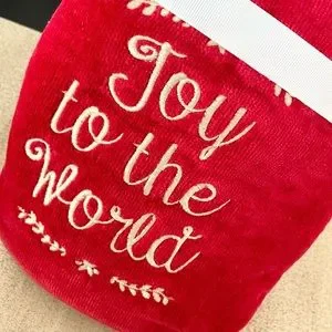 New SET OF 2 JOY TO THE WORLD Hand Towels