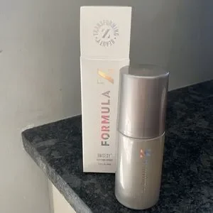NIB Formula Z Unisexy Setting Spray