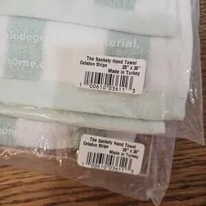 NIB Hill House Sankaty Hand Towels (2)