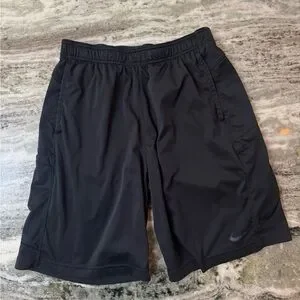 Nike men’s shorts black size medium DriFit