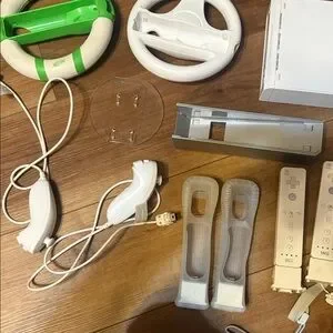 Nintendo Wii Console Set With White Accessories