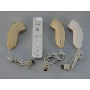 Nintendo Wii Remote Controllers Lot of 3 Nun Chucks and 1 Wii mote