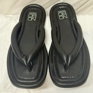 No Boundaries Women's Puffy Thong Flip Flop Sandals