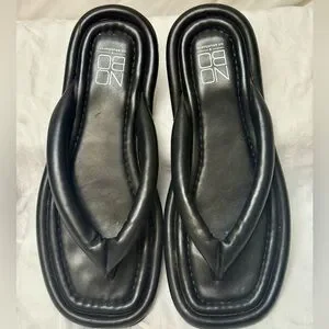 No Boundaries Women's Puffy Thong Flip Flop Sandals