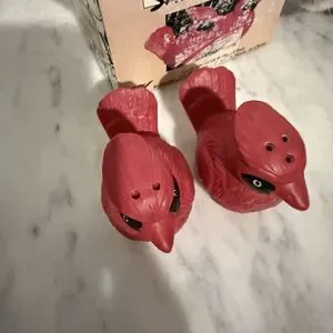 Northern Cardinal Red Bird Ceramic Salt & Pepper Shakers Set Vintage Dinner