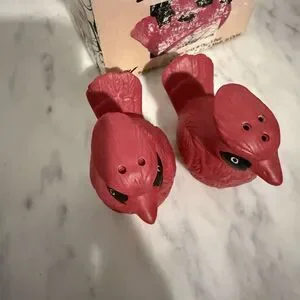 Northern Cardinal Red Bird Ceramic Salt & Pepper Shakers Set Vintage Dinner
