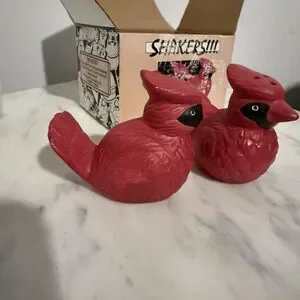 Northern Cardinal Red Bird Ceramic Salt & Pepper Shakers Set Vintage Dinner