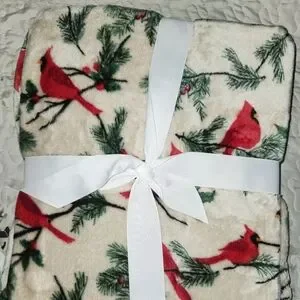 NORTHPOLE Velvet Plush Throw - Red And Cream