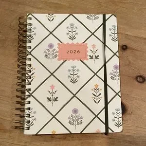 NWOT Fringe 2025/2026 floral weekly and monthly planner 8 x 10