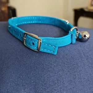 NWOT Soft Blue Velvet adjustable Cat Collar With Rhinestones And A Bell