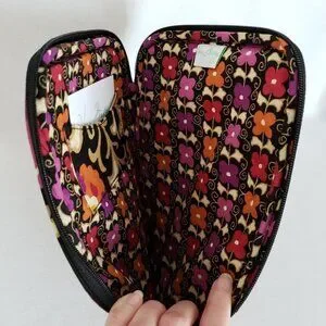 NWOT Vera Bradley Suzani Black & Tan Floral Paisley IPad Tablet Sleeve Case