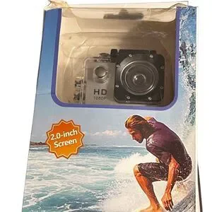 NWT/B sports camera (damaged box)