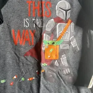 NWT Boy’s Star Wars Mandalorian Halloween Raglan Short Sleeve Shirt SZ Small 6-7