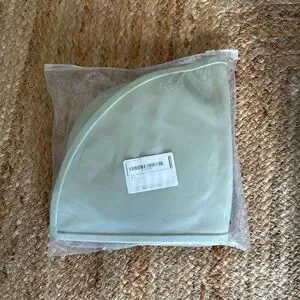 NWT Dog Slow Feeder Silicone Dog Bowl With Mat Sade Green
