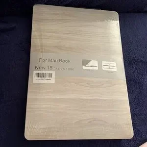 NWT Hard Shell Cover For Mac Book 15” A1707/A1990 Lap Top