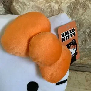 Nwt Hello Kitty face Pillow