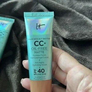 NWT IT Cosmetics CC+ Oil Free Matte Poreless Finish Full Coverage SPF 40