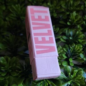 NWT Jeffree Star Velvet Trap Lipstick Wyoming Ice Tea