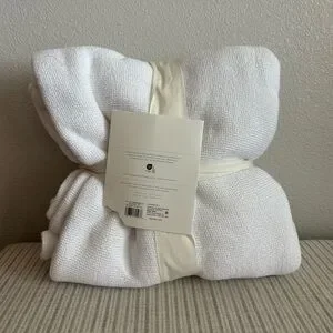 NWT King Micro Waffle Bed Blanket White - Casaluna