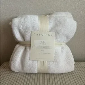 NWT King Micro Waffle Bed Blanket White - Casaluna