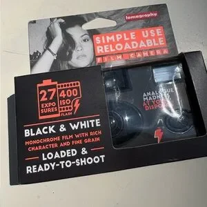 NWT Lomography Black & White Simple Use Reusable 35mm Film Camera