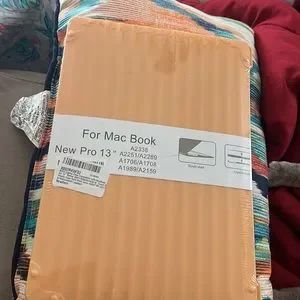NWT Mac Book New Pro 13” hard shell cover