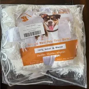 NWT Ompaa Fluffy Dog Blanket 20x30 Cream White Faux Fur Pet Throw
