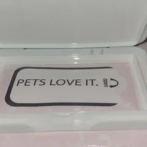 NWT Paris Hilton Grooming Wipes - 100 Count