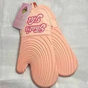 NWT Paris Hilton “That’s Hot” Oven Mitt Set