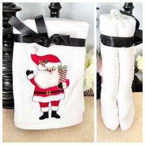 NWT SET OF 2 3D SANTA CLAUS Bathroom Hand Towels