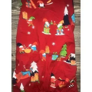 NWT Size Small Dog Holiday Gnomes Print outfit. NWT. L
