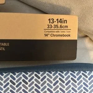 NWT Teague Exhibition Laptop Sleeve 13/-14inches. Blue And White Pattern