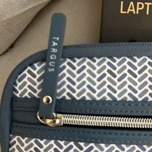 NWT Teague Exhibition Laptop Sleeve 13/-14inches. Blue And White Pattern