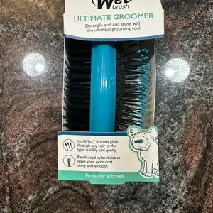 NWT Wetbrush Ultimate Grooming Pet Brush