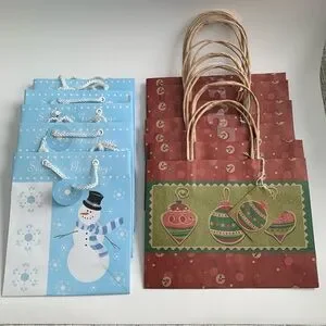 NWT Winter Holiday Gift Bag Lot Season’s Greetings Snowman Holiday Ornament