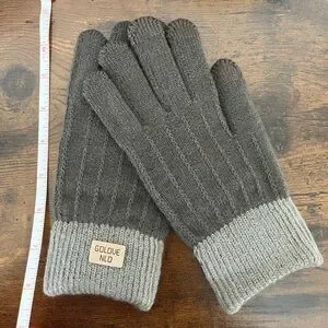 NWT Winter Stretchy Knit Touch Screen Gloves. Grey Warm Unisex
