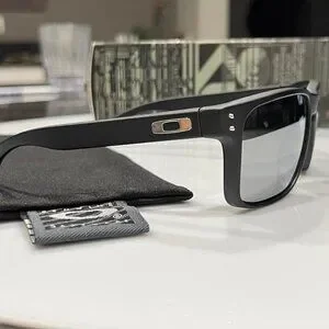 Oakley Holbrook Mens Sunglasses 9102 Chrome Prizm Polarized Lenses
